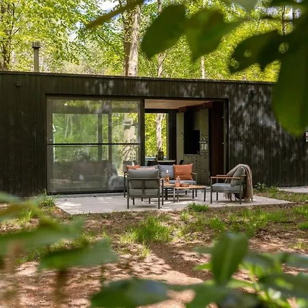 Huswell - Cozy Forest Cabinet With Private Hot Tub Stekene
